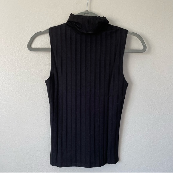 New LETT Orly Ribbed Turtleneck Sleeveless Top - Picture 4 of 5